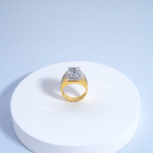 Cincin Colourless Topaz Emerald Cut 8,45 Crt W/ Memo DGL + Diamond Tapper kombinasi kr. Putih Kuning